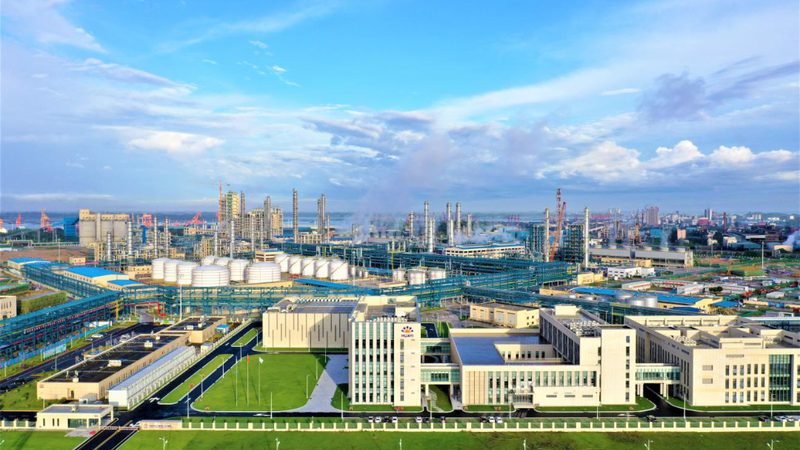 广州化工批发市场塑料助剂：如何挑选合适的材料？**